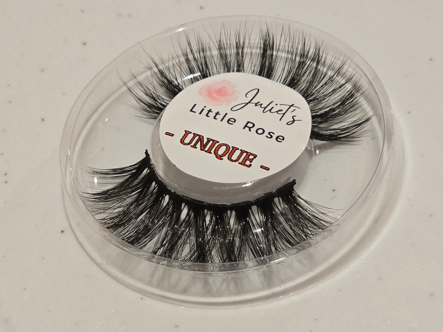 E03 - UNIQUE Eyelashes