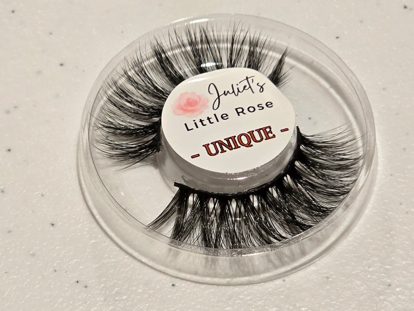 E03 - UNIQUE Eyelashes