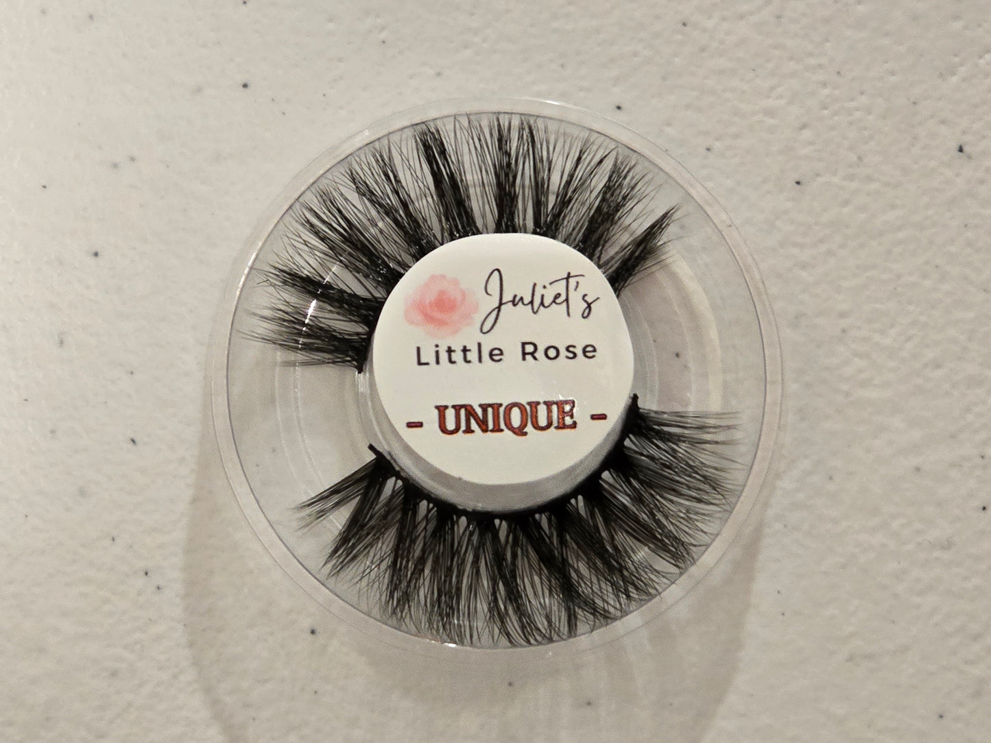 E03 - UNIQUE Eyelashes