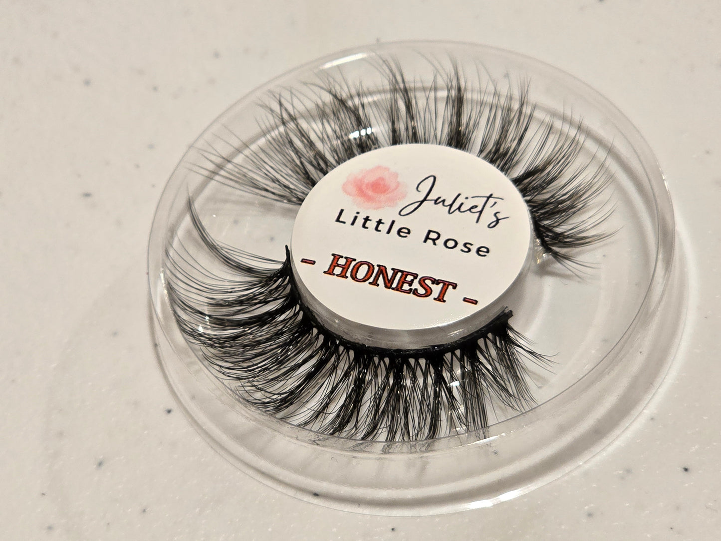 E05 - HONEST Eyelashes