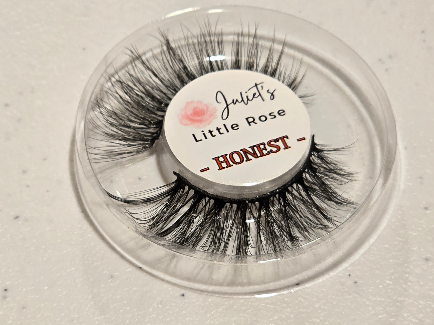 E05 - HONEST Eyelashes