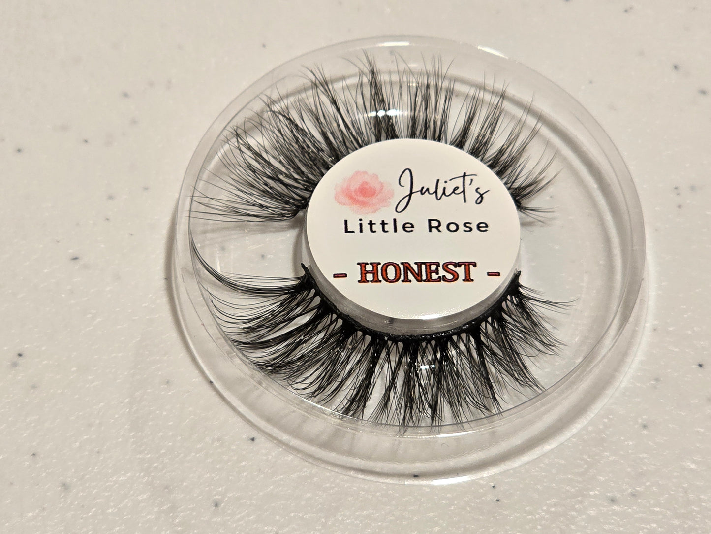 E05 - HONEST Eyelashes