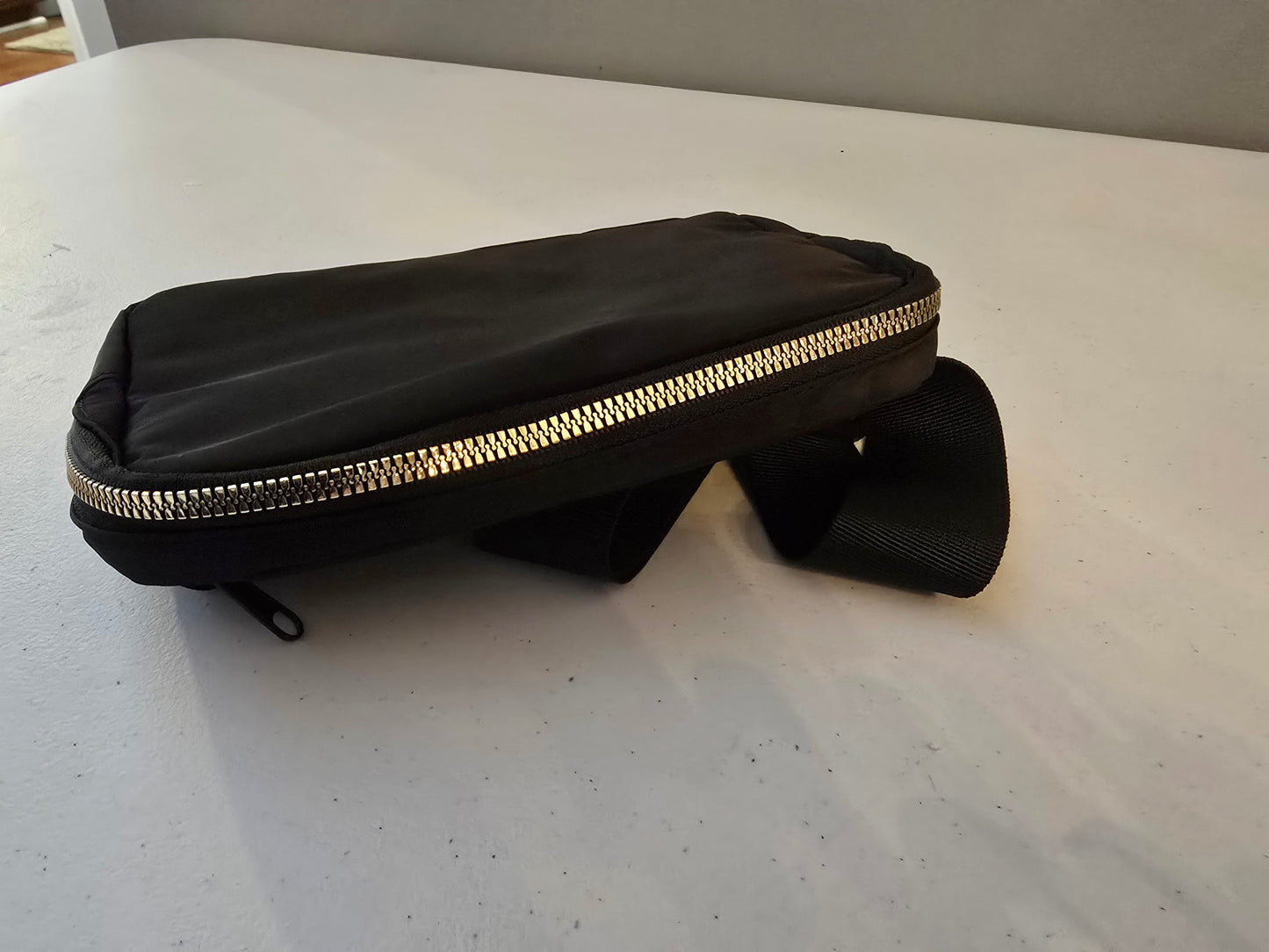 A72 - BLACK Nylon Gold Zipper Fanny Pack